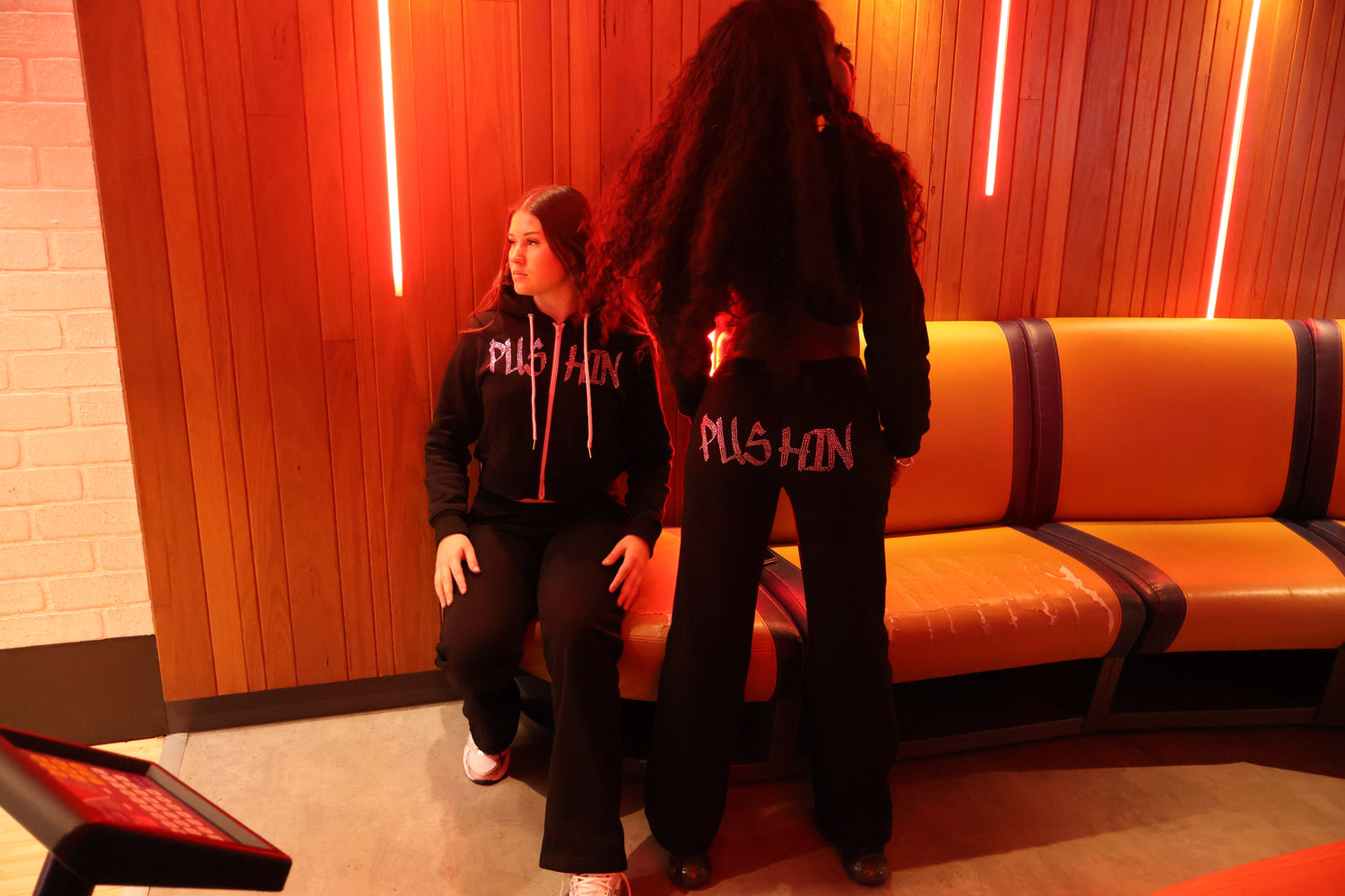 Womans Tracksuits 26'